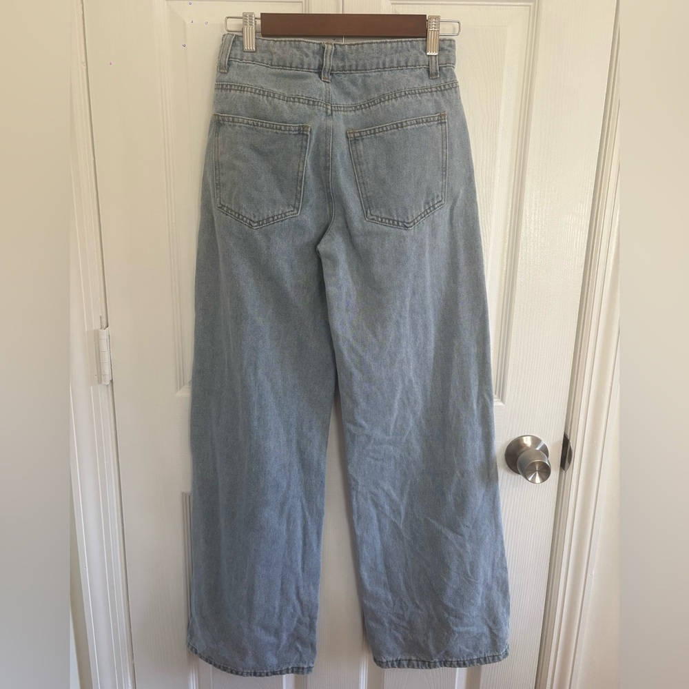 Edikted Raelynn Washed Low Rise Jean - Picture 9 of 10